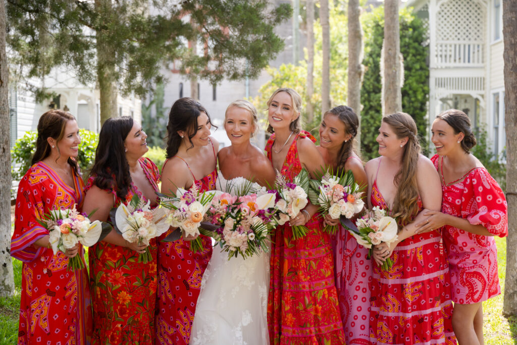 Unique tropical bouquets that compliment the wedding aesthetic