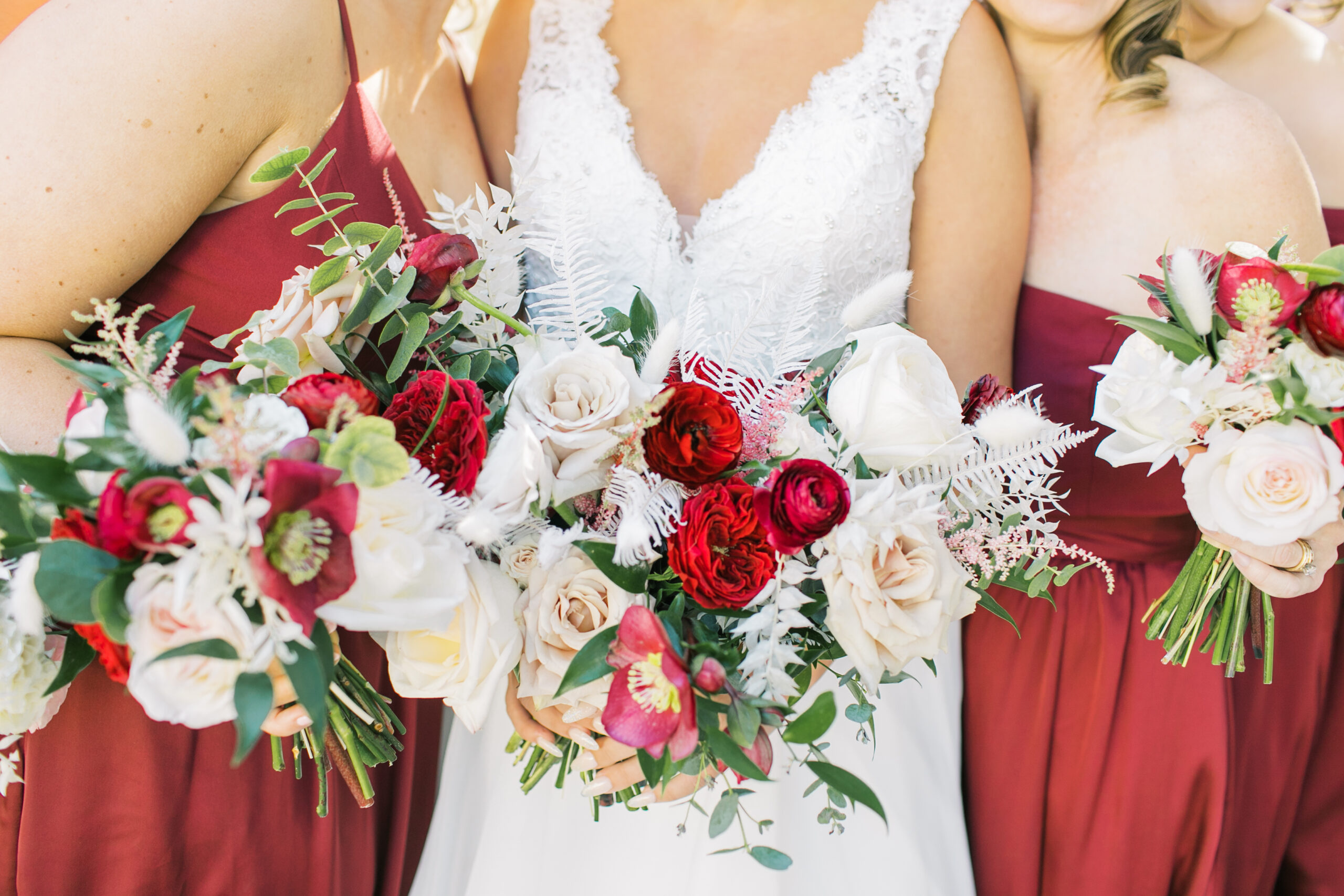 Seasonal bouquets and color palettes